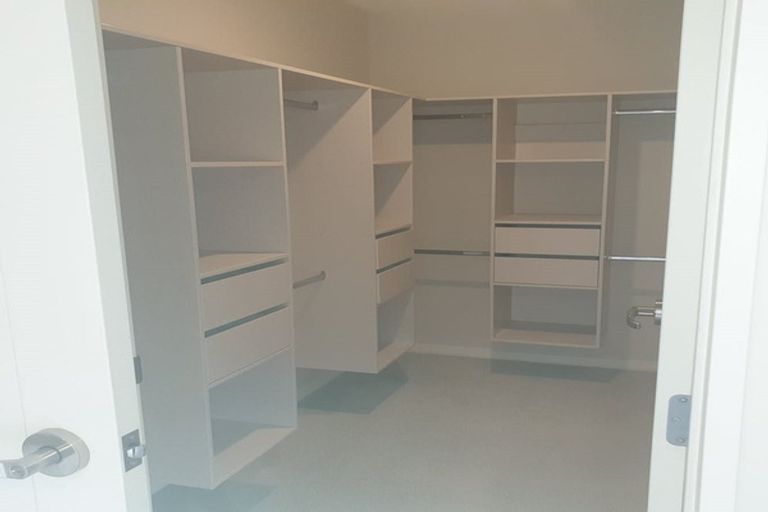 Photo of property in 28 Golden Morning Drive, Albany Heights, Auckland, 0632