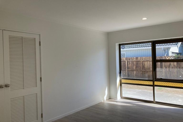 Photo of property in 10 Gulliver Place, Conifer Grove, Takanini, 2112