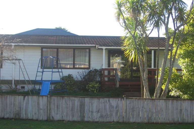 Photo of property in 6a Rembrandt Place, Opaheke, Papakura, 2113