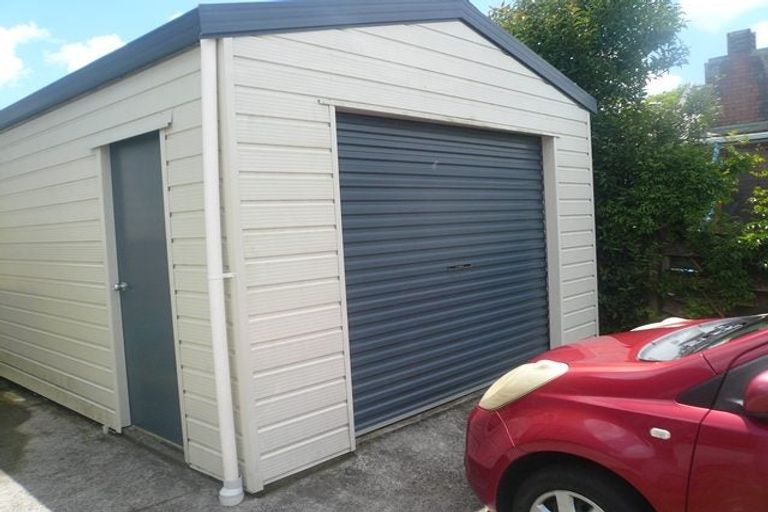 Photo of property in 67 Pomaria Road, Henderson, Auckland, 0610