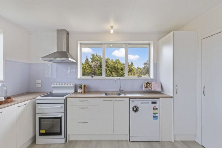 Photo of property in 19 Rangitake Drive, Spotswood, New Plymouth, 4310