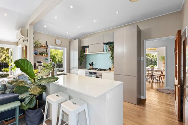 Photo of property in 6 Ardross Avenue, Khandallah, Wellington, 6035