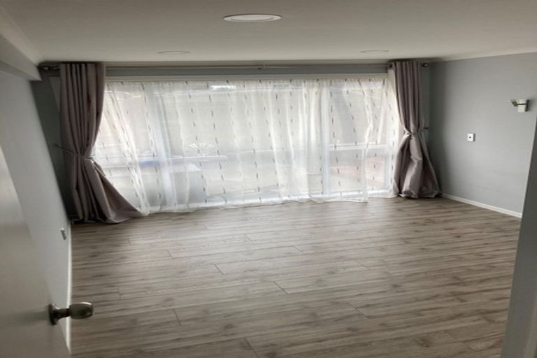 Photo of property in 16 Walworth Avenue, Pakuranga Heights, Auckland, 2010