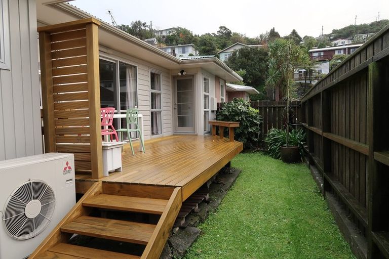Photo of property in 142b Newlands Road, Newlands, Wellington, 6037