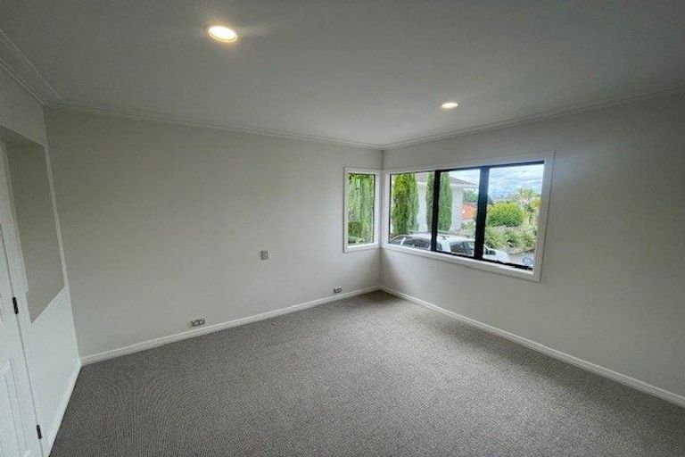 Photo of property in 1/12 Richards Avenue, Forrest Hill, Auckland, 0620