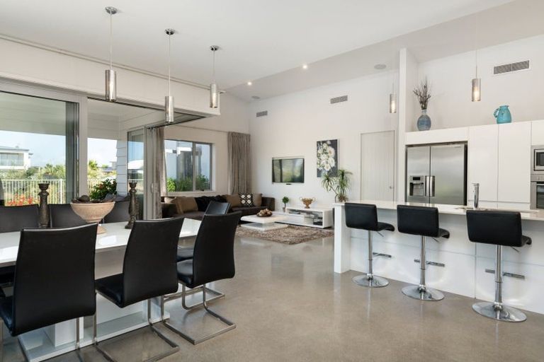 Photo of property in 42 Cassinia Close, Papamoa Beach, Papamoa, 3118