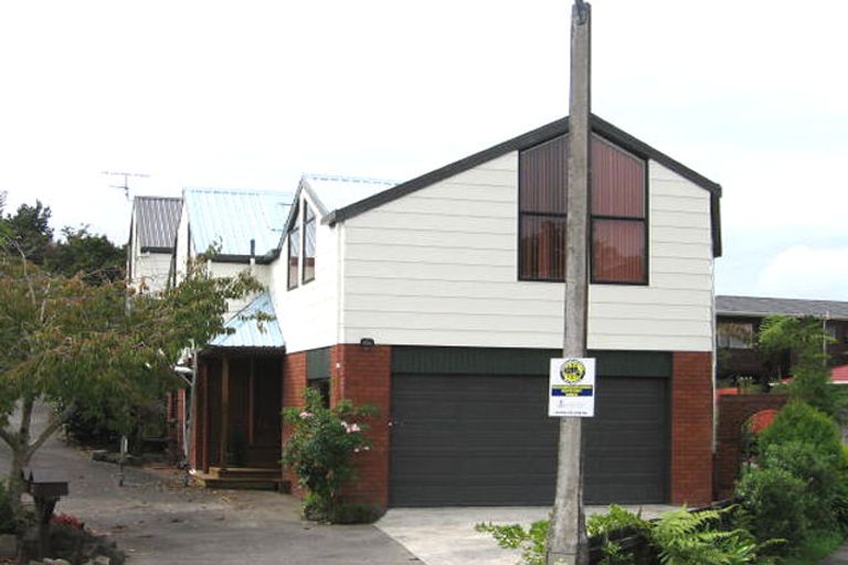 Photo of property in 1/8 Juneau Place, Glendene, Auckland, 0602