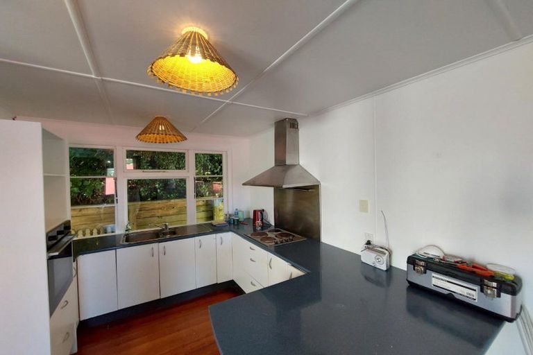 Photo of property in 132 Pioneer Road, Moturoa, New Plymouth, 4310