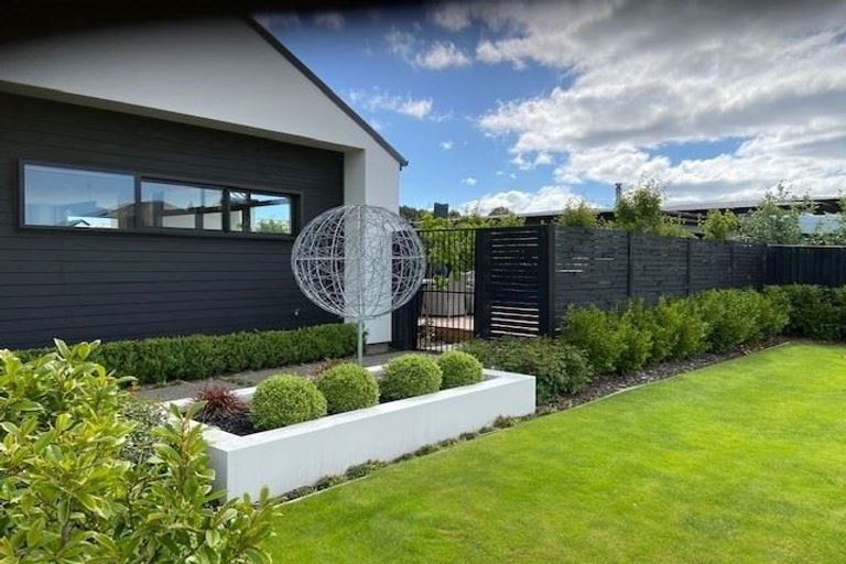 Photo of property in 6 Mersham Drive, Prebbleton, 7604