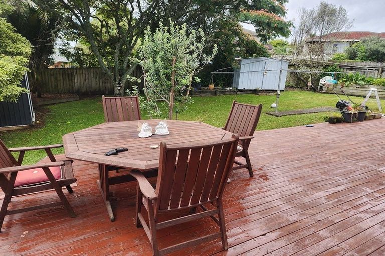 Photo of property in 3 Gregg Place, Sunnyvale, Auckland, 0612