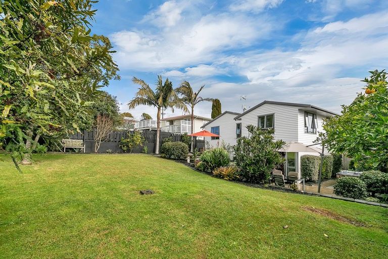 Photo of property in 11 James Street, Glenfield, Auckland, 0629
