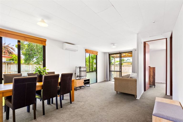 Photo of property in 8 Cameron Place, Ranui, Auckland, 0612