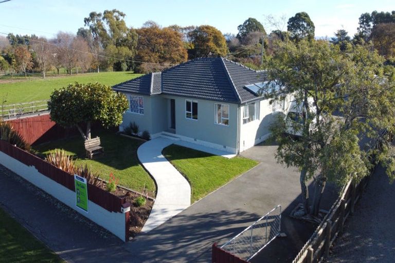 Photo of property in 74 Awamoa Road, Holmes Hill, Oamaru, 9401