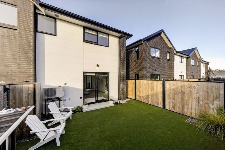 Photo of property in 4/8 Matata Place, Dallington, Christchurch, 8061