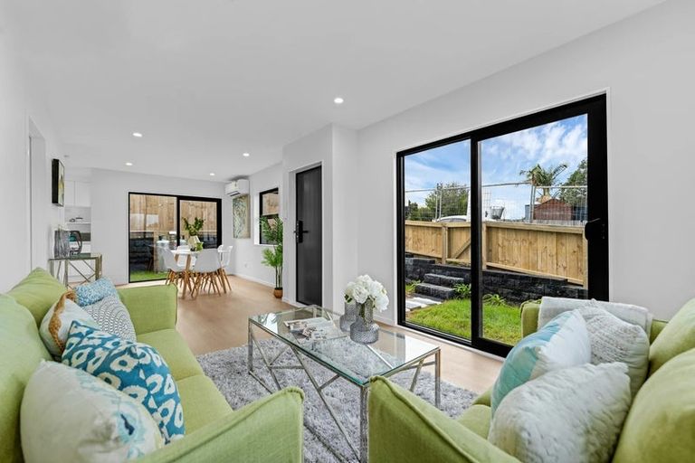 Photo of property in 163a Bradbury Road, Botany Downs, Auckland, 2010