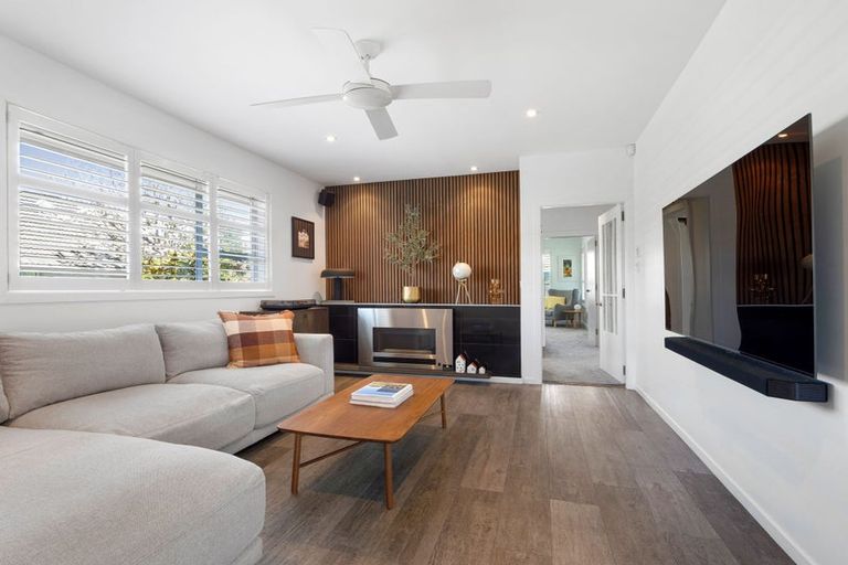 Photo of property in 210 Wairakei Road, Bryndwr, Christchurch, 8053