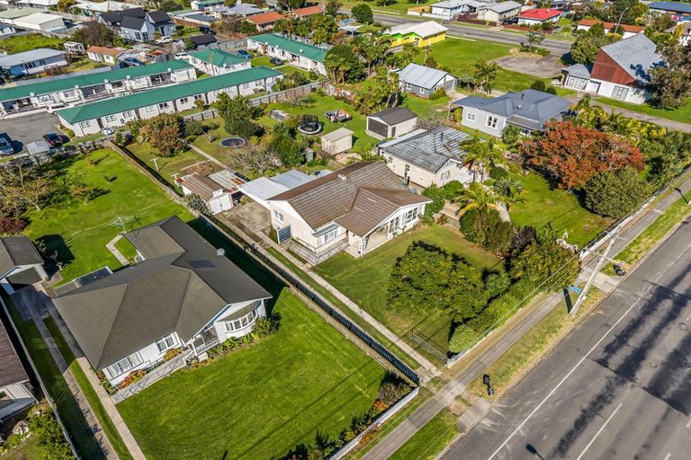 Photo of property in 35 De Lautour Road, Inner Kaiti, Gisborne, 4010