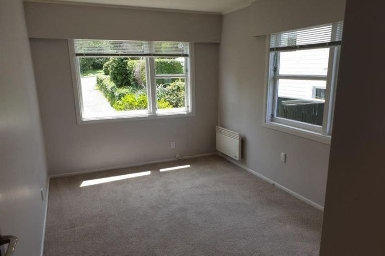 Photo of property in 31 Kaihuia Street, Northland, Wellington, 6012