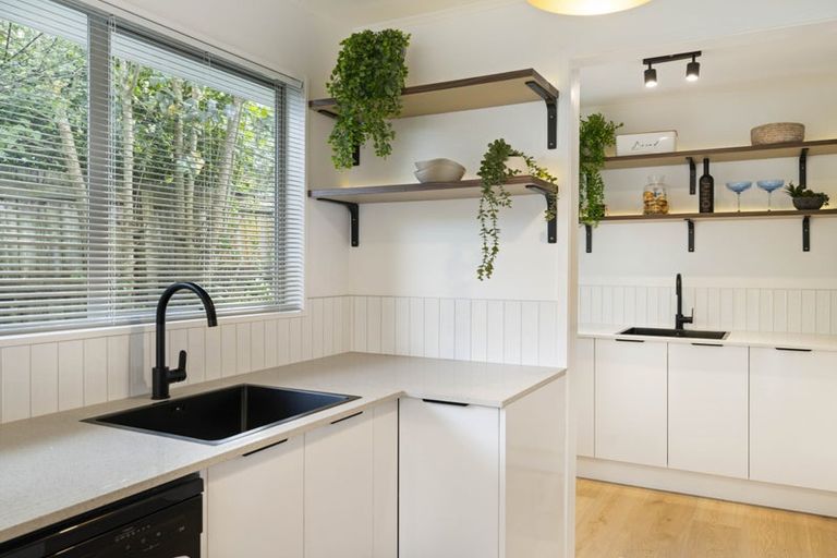 Photo of property in 5 Gallony Avenue, Massey, Auckland, 0614