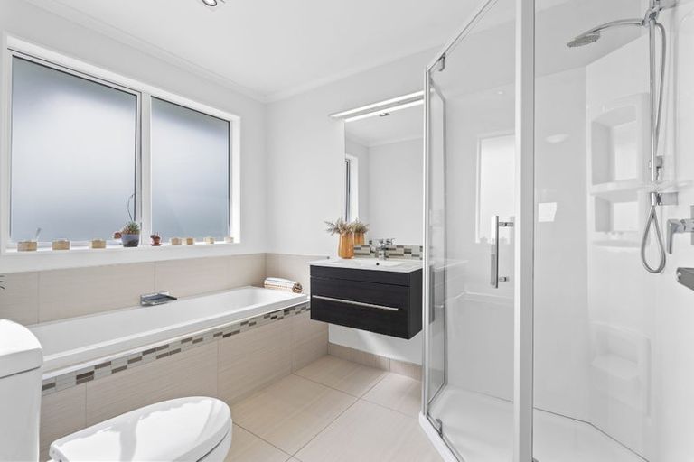 Photo of property in 10 Bloomfield Rise, Stanmore Bay, Whangaparaoa, 0932