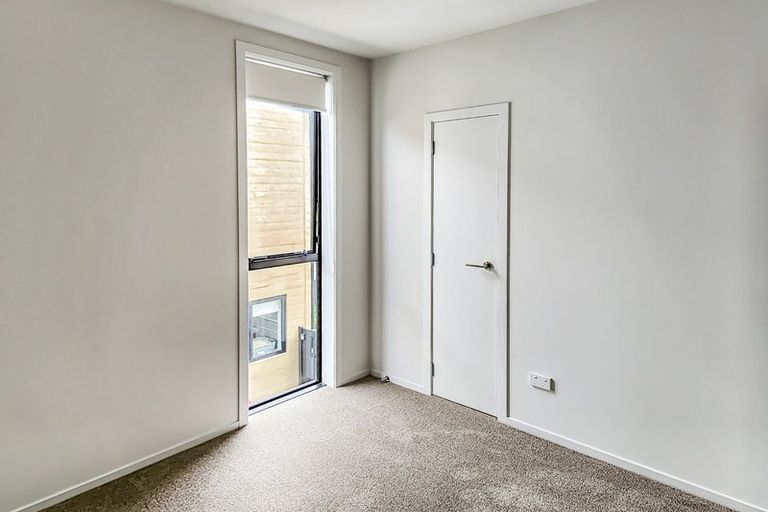 Photo of property in 37 Pipi Place, Levin, 5510
