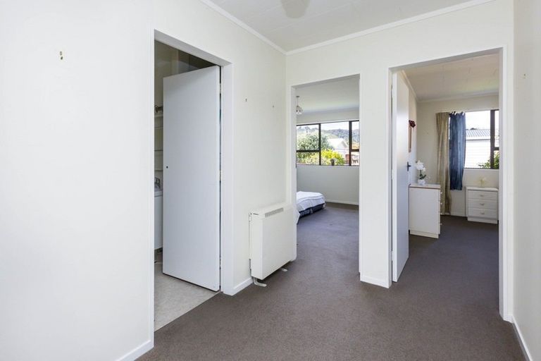 Photo of property in 48f2- Kowhai Avenue, Ebdentown, Upper Hutt, 5018