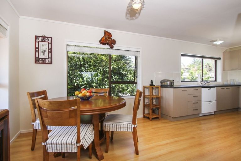 Photo of property in 2/107 Golf Road, New Lynn, Auckland, 0600