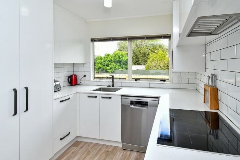 Photo of property in 2/19 Cameron Street, Papakura, 2110