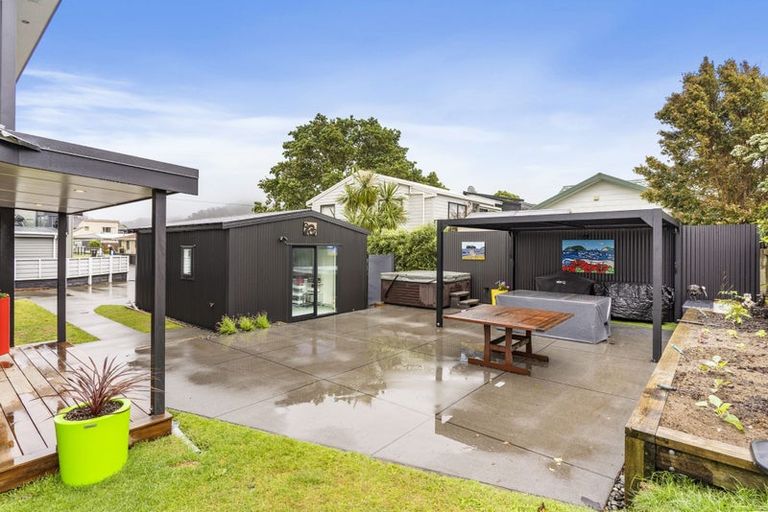 Photo of property in 100b Kiwi Road, Whangamata, 3620