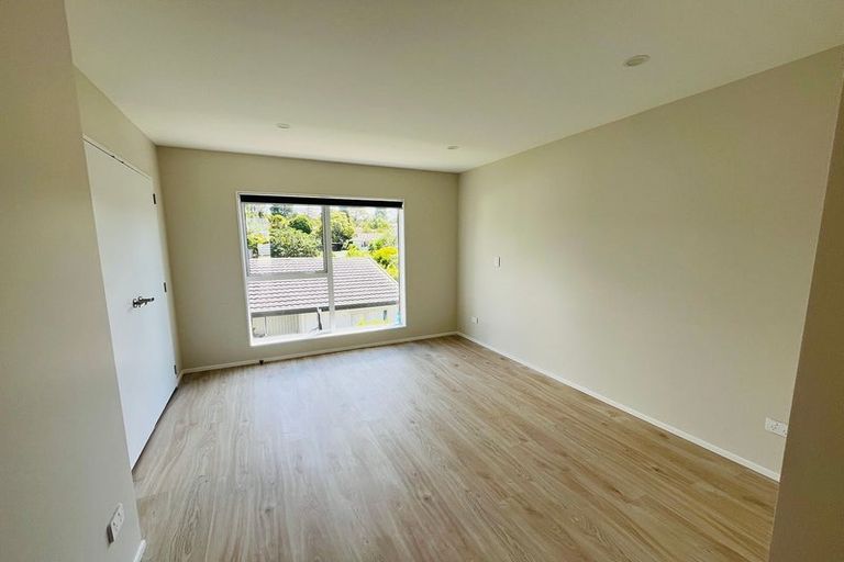 Photo of property in 28a Halberg Street, Glenfield, Auckland, 0629