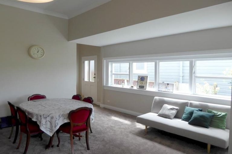 Photo of property in 40 Garden Road, Northland, Wellington, 6012