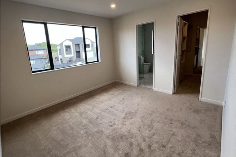 Photo of property in 11 Carberry Lane, Pinehill, Auckland, 0632