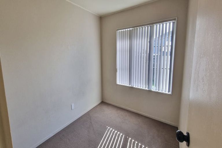 Photo of property in 40 Sikkim Crescent, Clover Park, Auckland, 2019