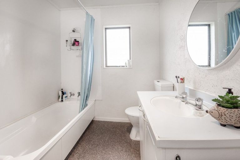 Photo of property in 1310 Jubilee Street, Mayfair, Hastings, 4122