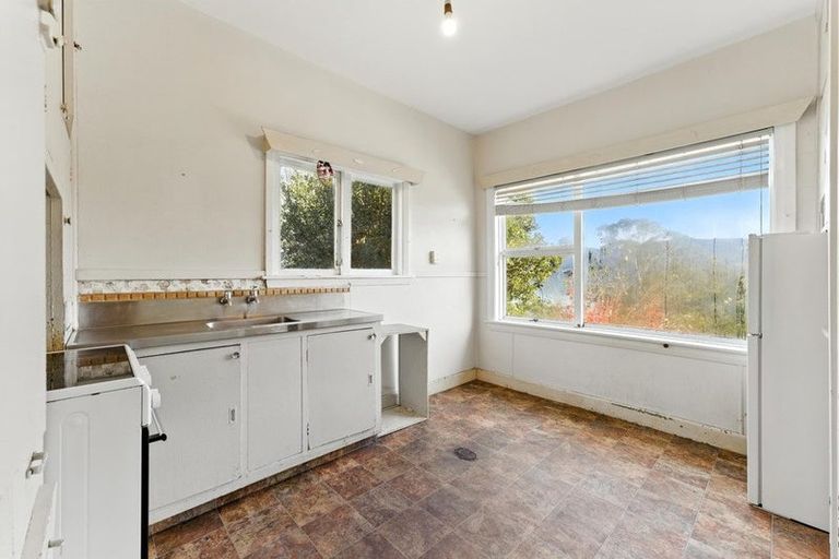 Photo of property in 102 Cressy Terrace, Corsair Bay, Lyttelton, 8082