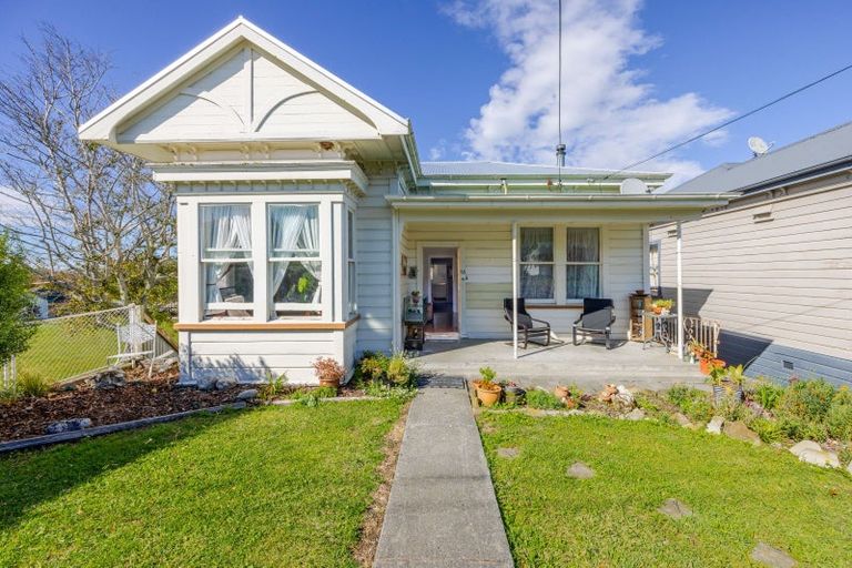 Photo of property in 53 Waverley Street, Waipawa, 4210