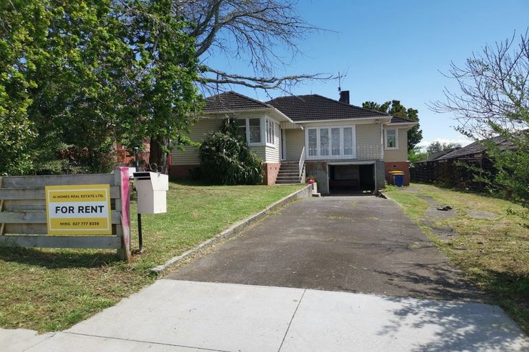 Photo of property in 84 Roberts Road, Te Atatu South, Auckland, 0610