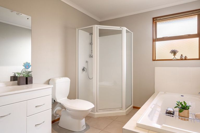 Photo of property in 12 Tarrango Way, Rototuna, Hamilton, 3210