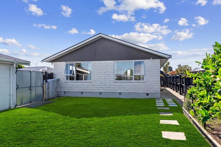 Photo of property in 167 Queenspark Drive, Parklands, Christchurch, 8083