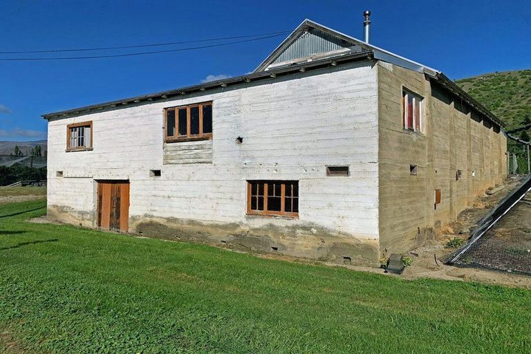 Photo of property in 250 Ripponvale Road, Cromwell, 9384