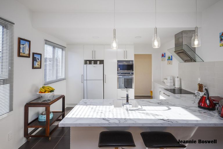 Photo of property in 37 Lyndhurst Street, Takaro, Palmerston North, 4412