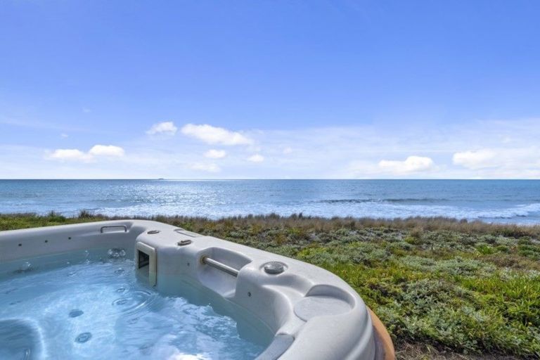 Photo of property in 7 Pukehina Parade, Pukehina, Te Puke, 3189