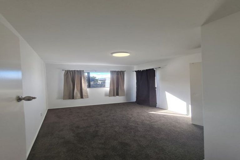 Photo of property in 1/338 Main Road, Tawa, Wellington, 5028