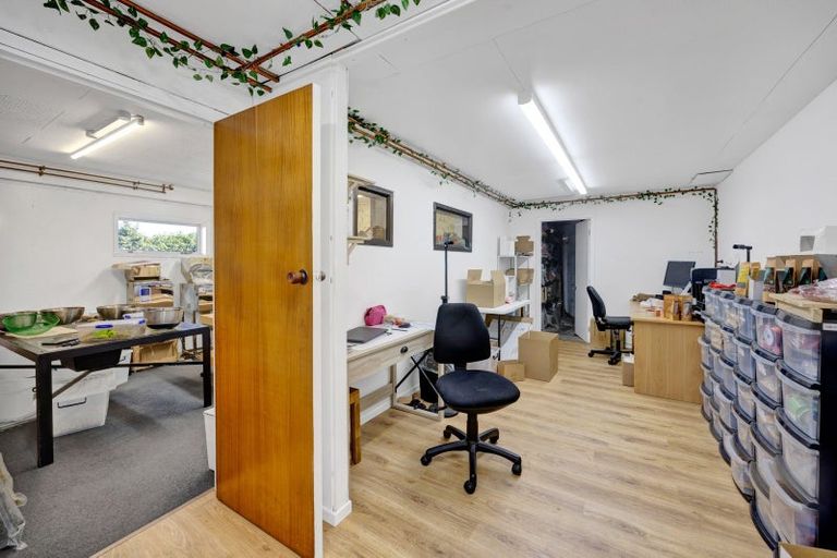 Photo of property in 15 Mount View Place, Spotswood, New Plymouth, 4310