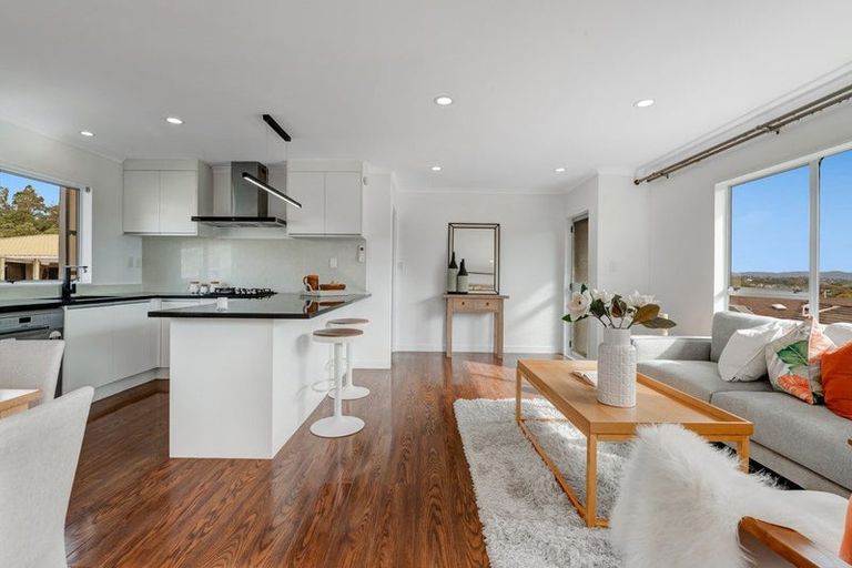 Photo of property in 1/4 Clare Place, Glenfield, Auckland, 0629