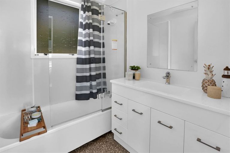 Photo of property in 18 Thimble Lane, Whitby, Porirua, 5024