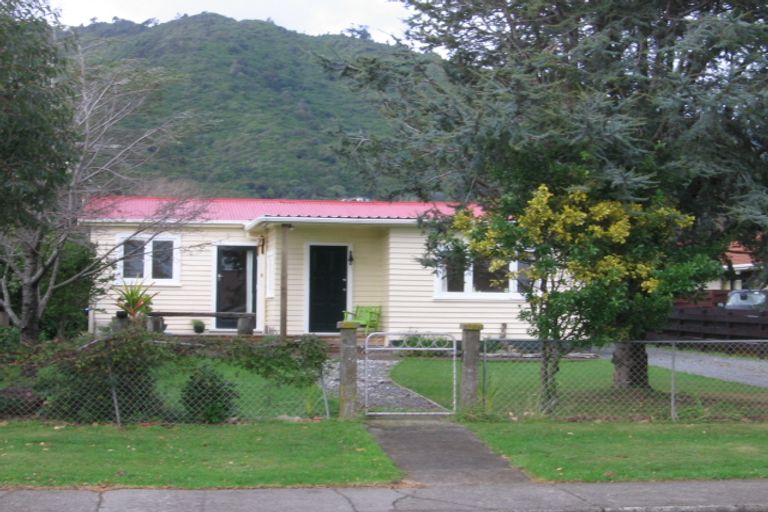 Photo of property in 41 Parata Street, Waikanae, 5036