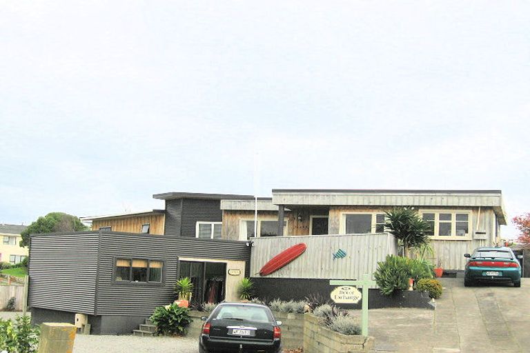Photo of property in 8 Park Road, Paraparaumu Beach, Paraparaumu, 5032