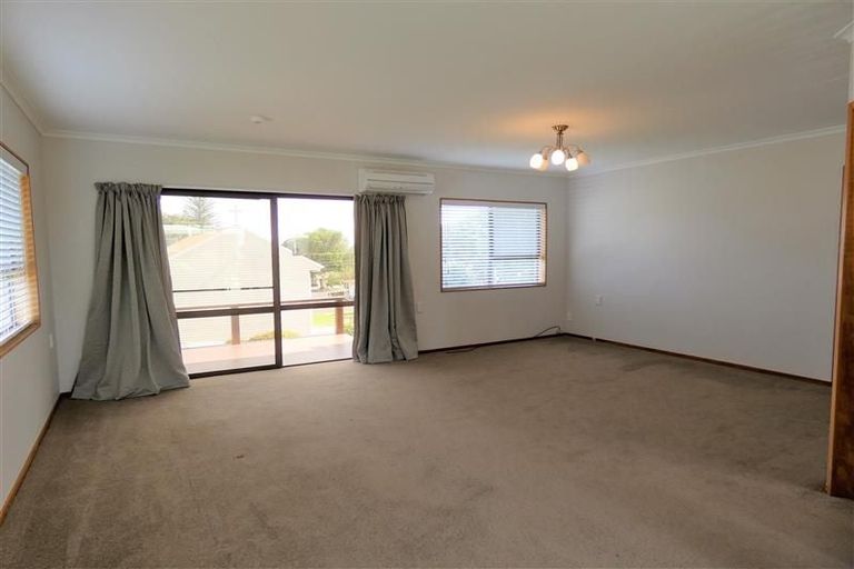 Photo of property in 1/7 Gerald Stokes Avenue, Helensville, 0800