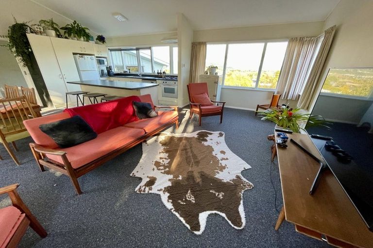 Photo of property in 19 Vista Crescent, Maoribank, Upper Hutt, 5018